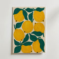 Sunny Lemons affisch inramad i neutral ram – se hur konsttrycket ser ut, Bozetto