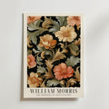 Blooming Flower Pattern William affisch på neutral bakgrund – poster från Bozetto