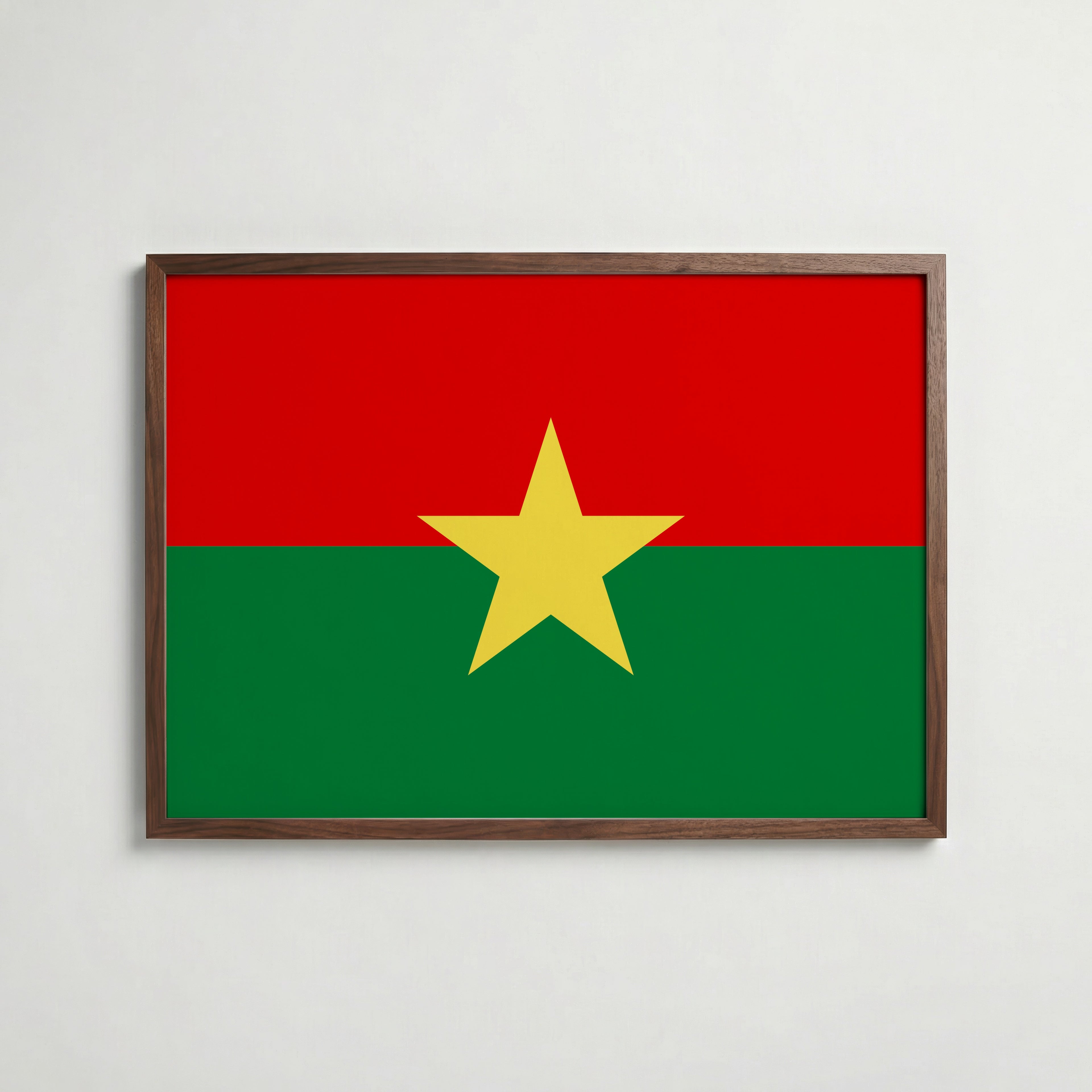 Burkina Faso National Flag Poster i valnötsram – varm konstaffisch för hemmet från Bozetto