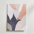 Camellia Charm Abstract – stilfullt konsttryck från Bozetto, tryckt på matt finpapper