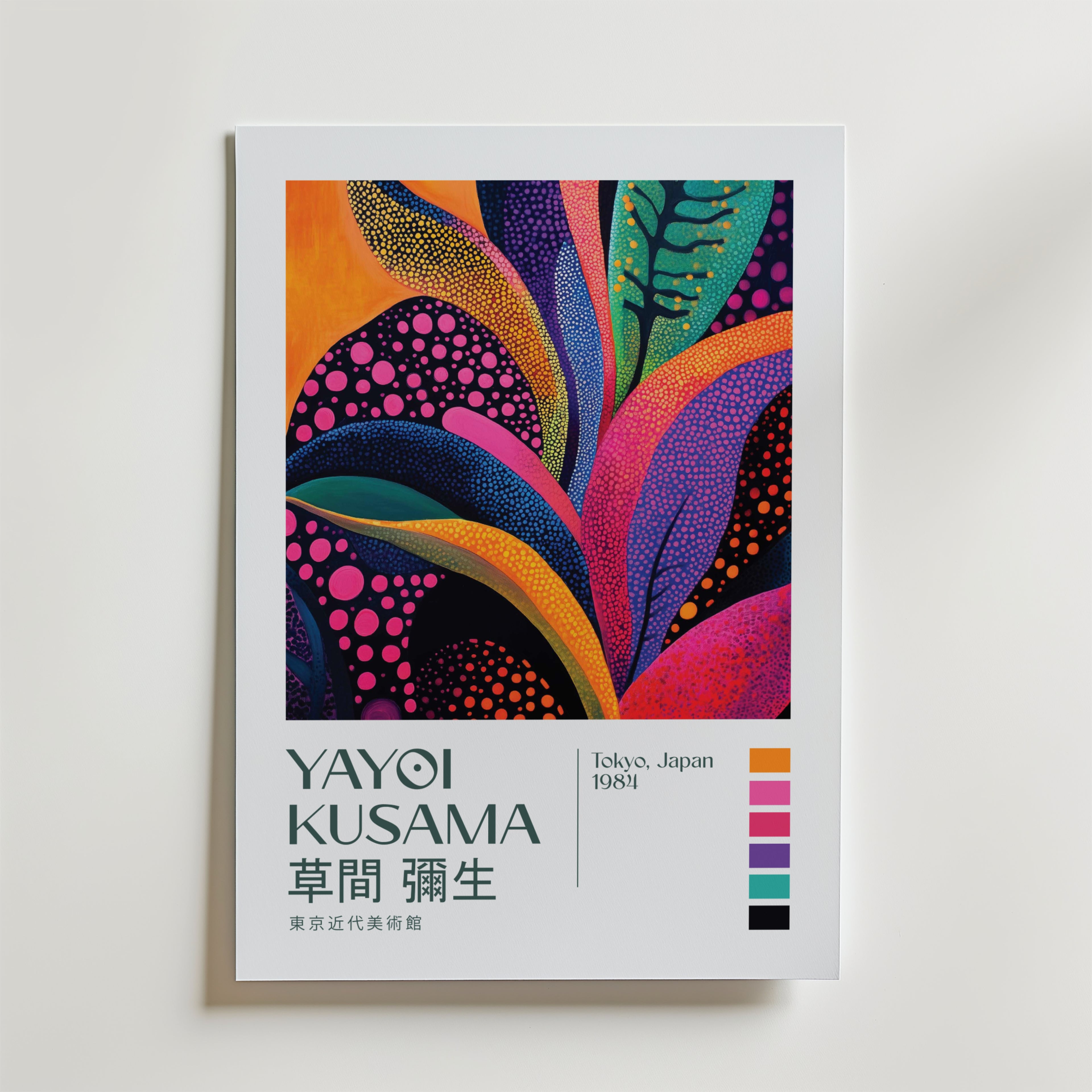 Mockup av Yayoi Kusama Radiant Bloom affisch på vägg – köp enkelt hos Bozetto i hög kvalitet