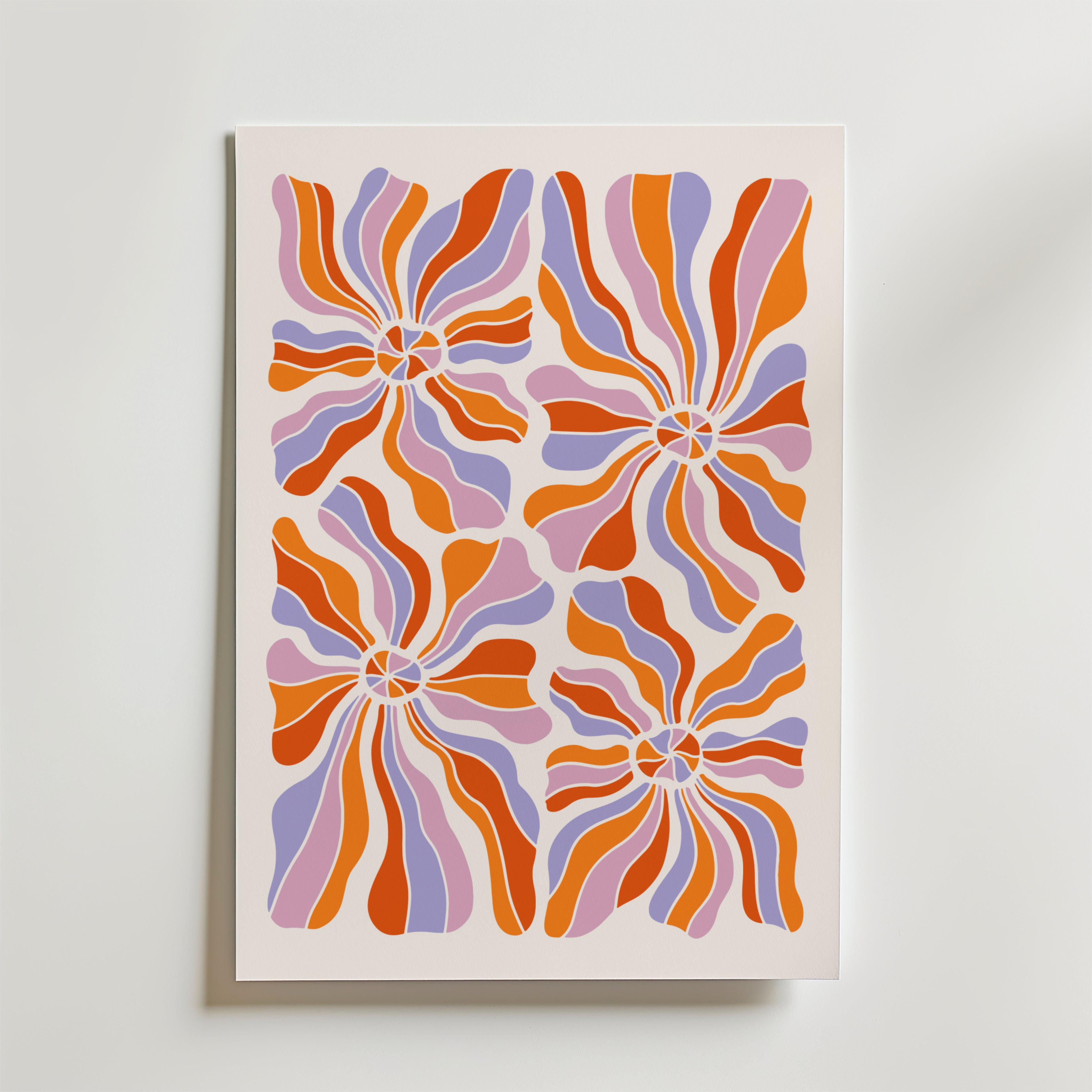 Retro Bloom Swirl – stilfullt konsttryck från Bozetto, tryckt på matt finpapper i hög tryckkvalitet