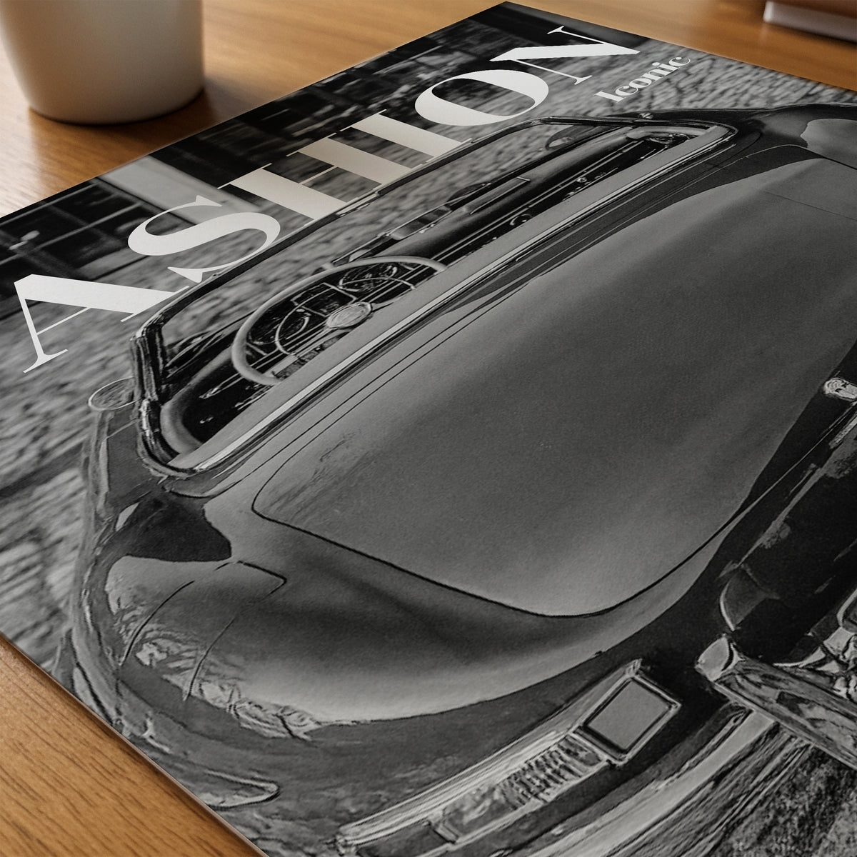 Black Roadster Cover Poster – närbild på papper