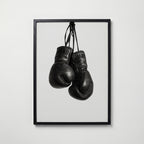 Worn Boxing Gloves Poster – svart ram