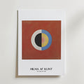 Mockup av Hilma af Klint The Swan No.7 affisch på vägg – köp enkelt hos Bozetto i hög kvalitet