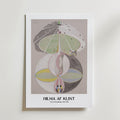 Mockup av Hilma af Klint Tree of affisch på vägg – köp enkelt hos Bozetto i hög kvalitet