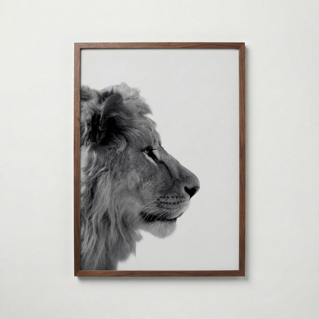 Lion In Profile Poster – valnötsram