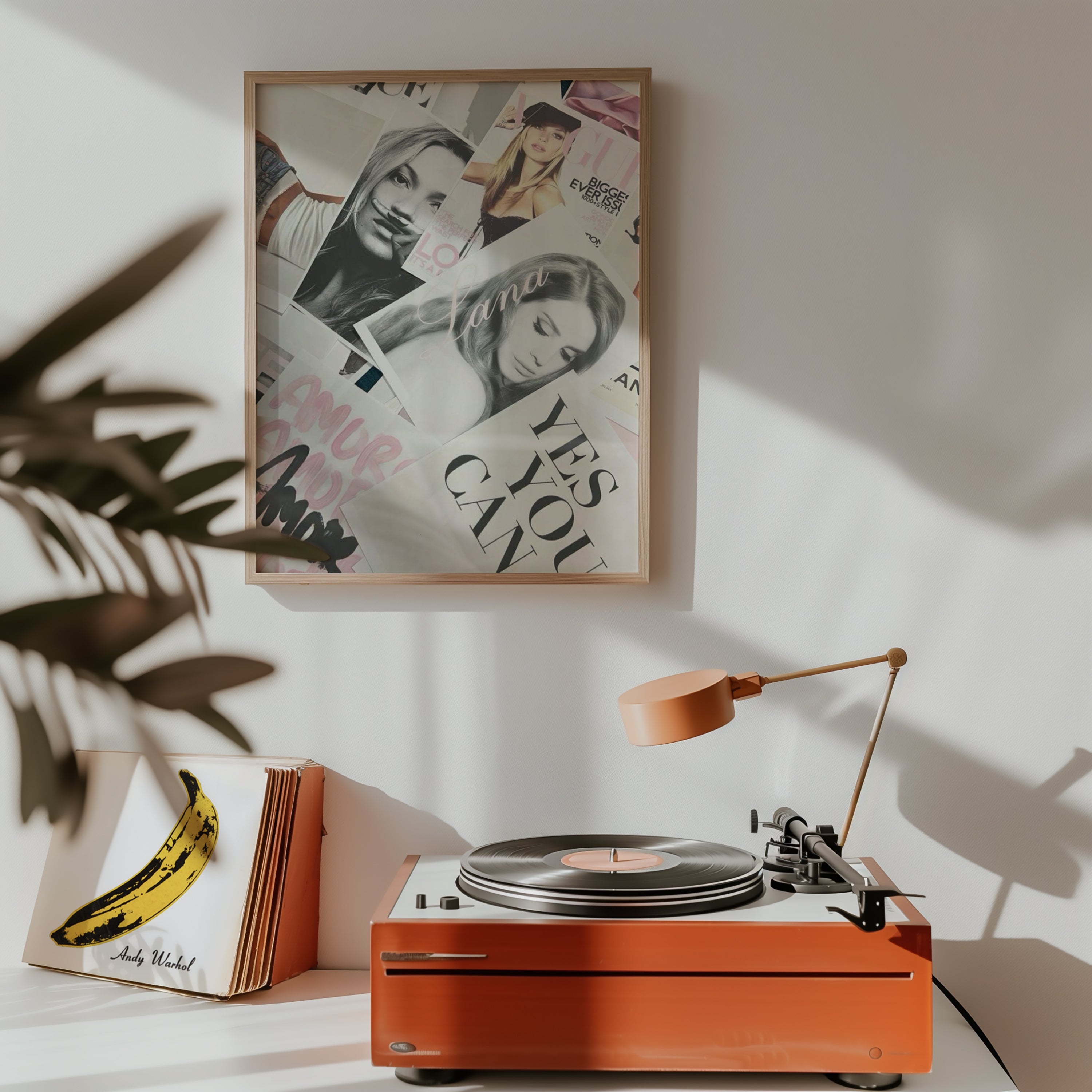 Mockup av City Muse Collage affisch på vägg – köp enkelt hos Bozetto i hög kvalitet