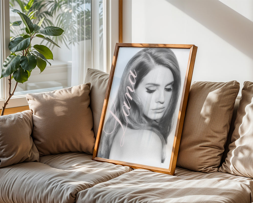 Affischmockup: Lana poster på vit slät vägg – Bozetto konsttryck i hög tryckkvalitet
