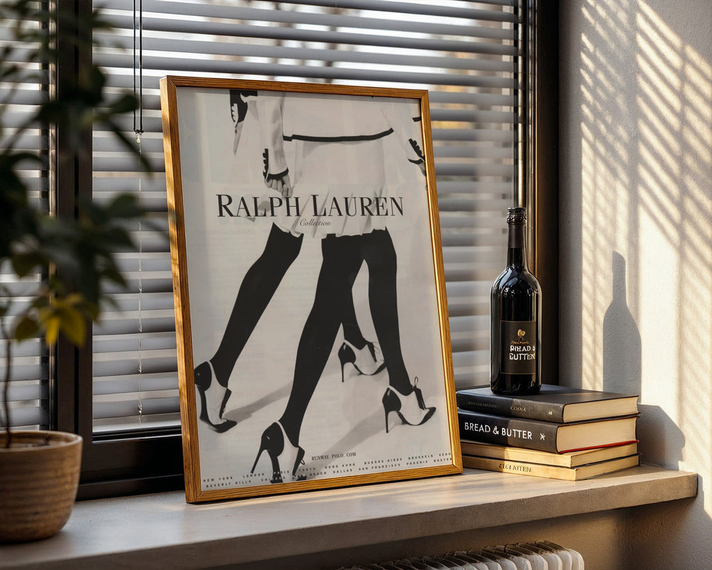 Affischmockup för Ralph Lauren Runway Elegance – köp enkelt hos Bozetto i hög kvalitet