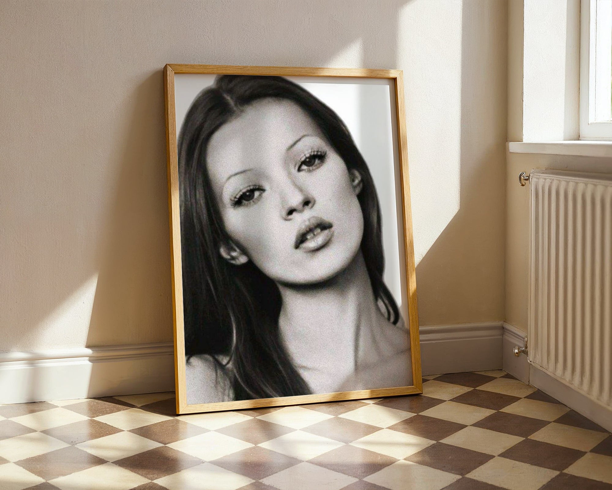 Väggmockup av Kate Moss Portrait affisch på ljus vägg – Bozetto konsttryck – nr 6