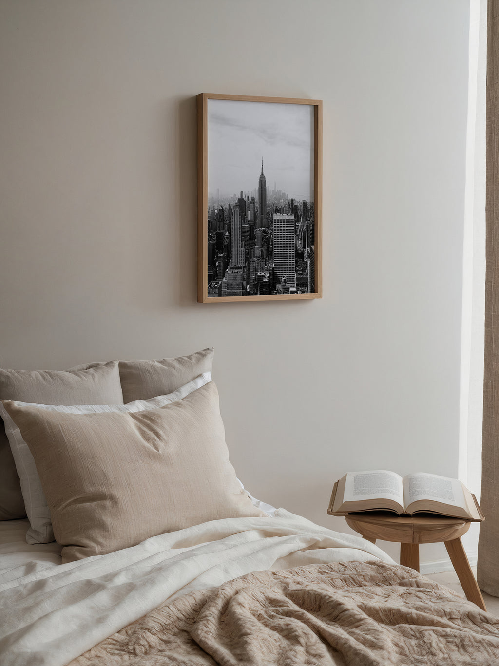 Väggmockup av New York Skyline affisch på ljus tegelvägg – Bozetto konsttryck i hög tryckkvalitet