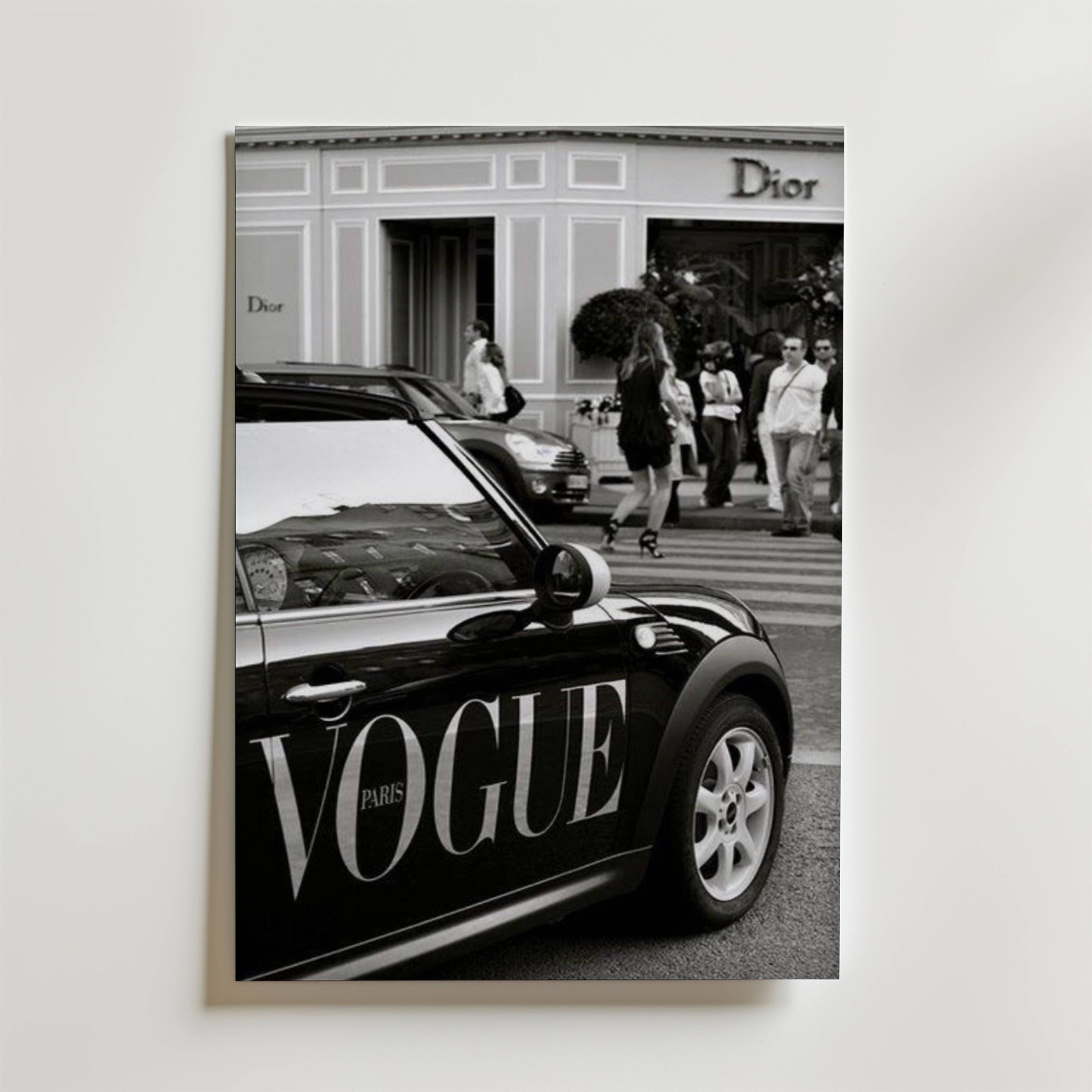 Vogue Paris – stilfullt konsttryck från Bozetto, tryckt på matt finpapper i hög tryckkvalitet