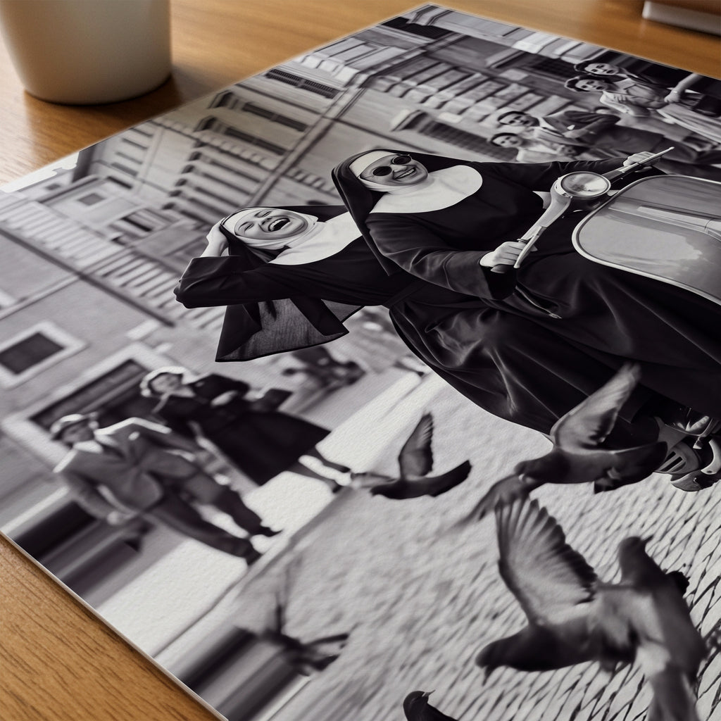 Sisters on a Scooter Poster – närbild på papper
