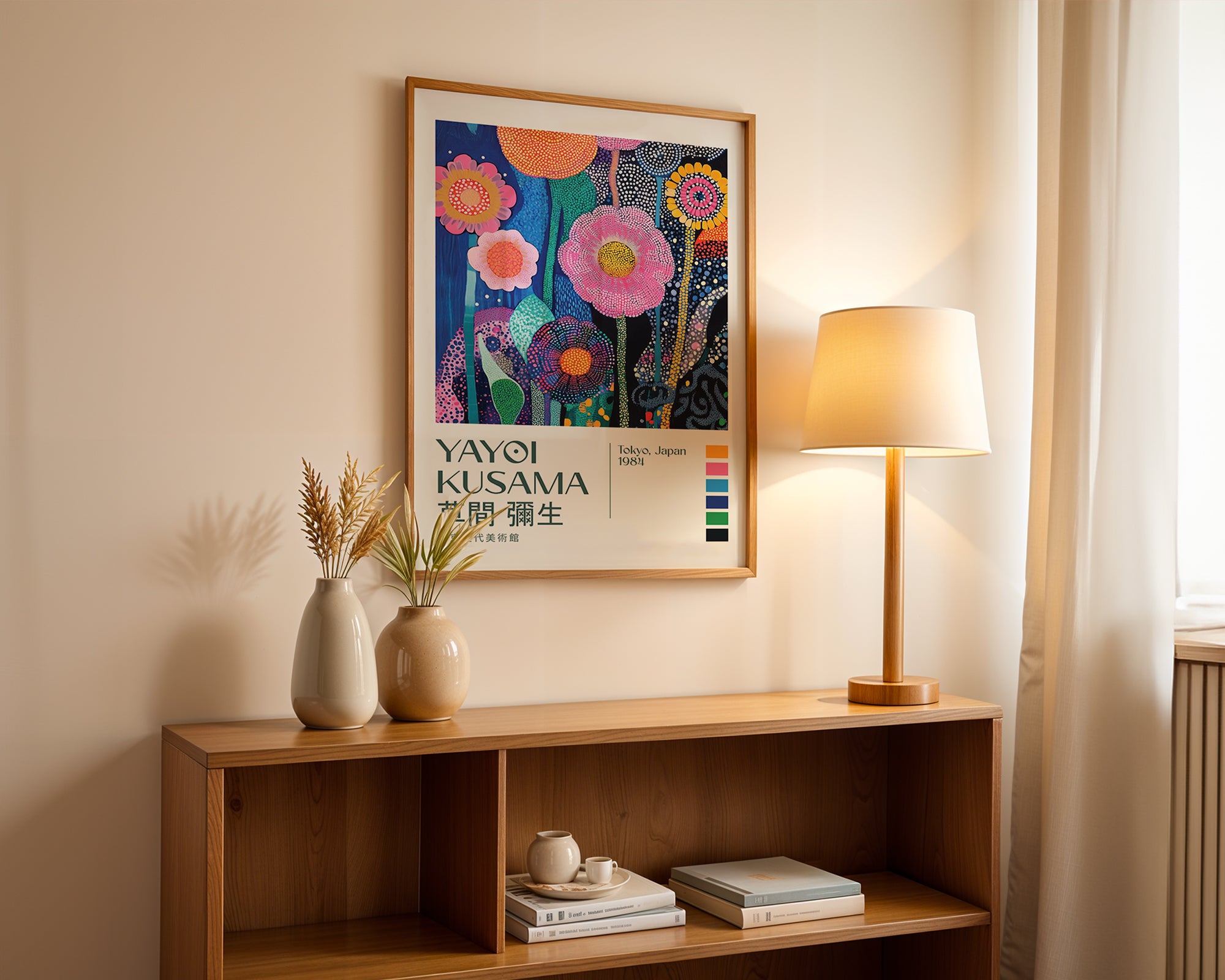 Väggmockup med Yayoi Kusama Blooming – köp enkelt hos Bozetto affisch i hög kvalitet