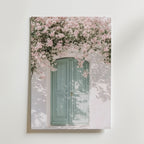 Blossom & Mint Poster i ram på vägg, blommande gren över turkos dörr, konsttryck från Bozetto