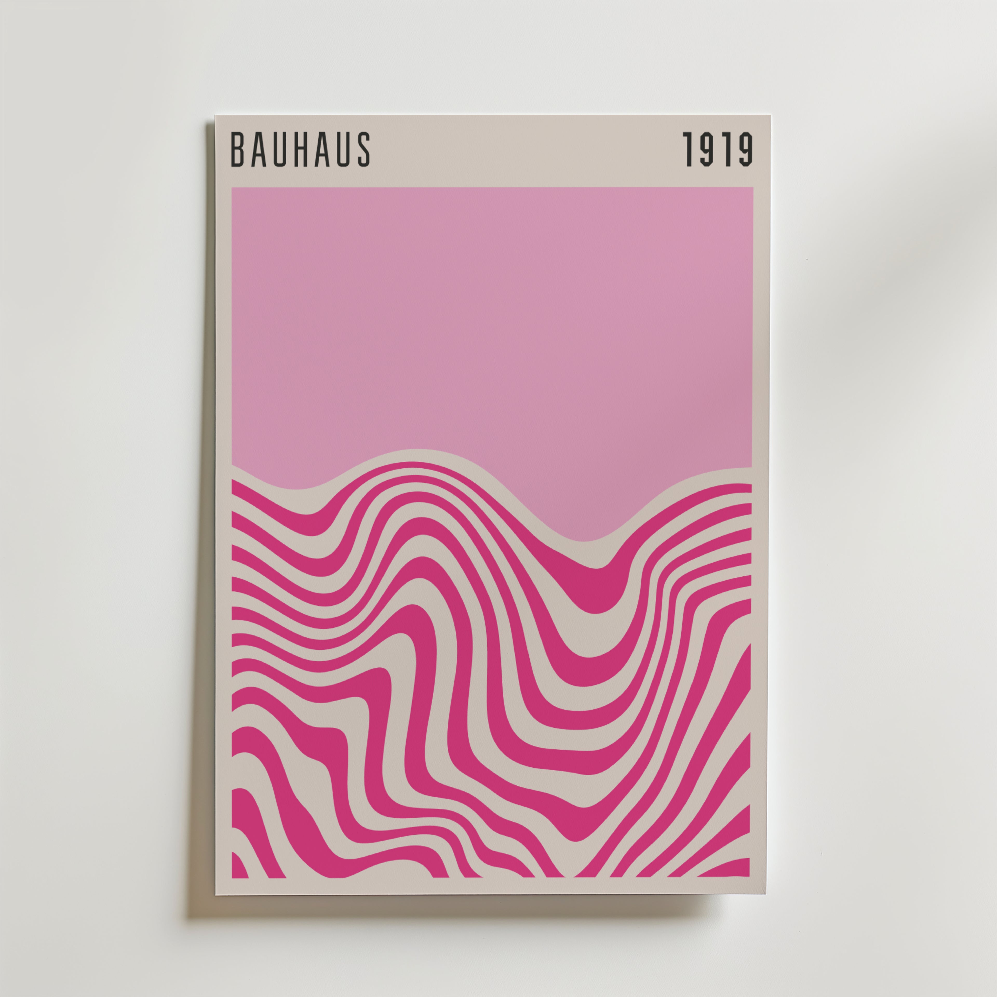 Bauhaus Pink Waves No.2 – stilfullt konsttryck från Bozetto, tryckt på matt finpapper