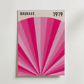Bauhaus Pink Radiance – stilfullt konsttryck från Bozetto, tryckt på matt finpapper
