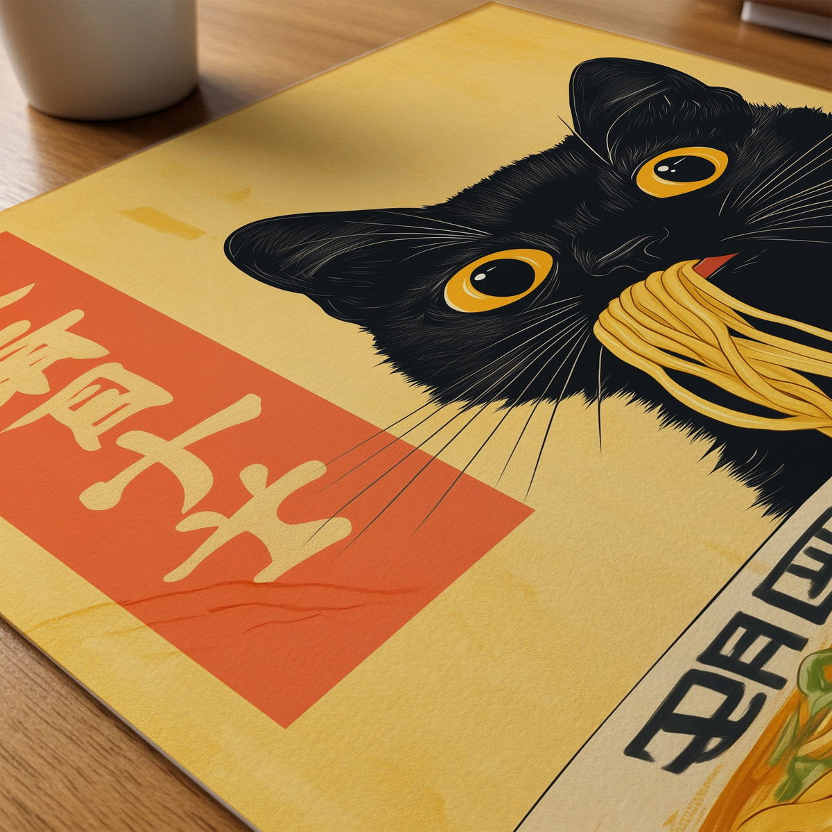 Black Cat Eats Ramen poster liggande på skrivbord – Bozetto paper on desk i hög tryckkvalitet