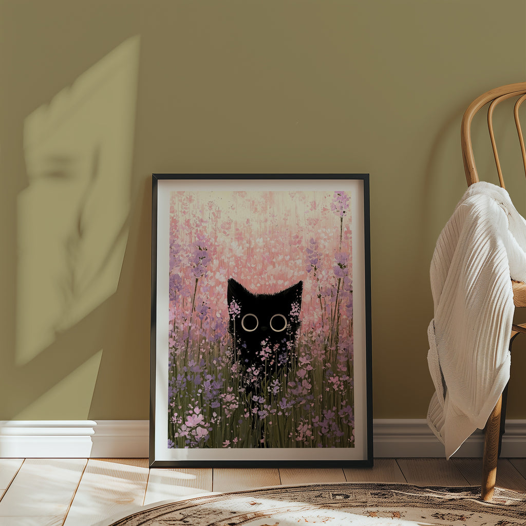 Cat in Bloom Poster med passepartout i ram på vägg