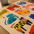 Colorful Cat Parade Poster på skrivbord - Bozetto