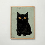 Curious Cat Poster, naivistisk svart katt med stora gula ögon i ekram, tryckt i Sverige av Bozetto