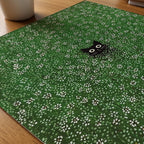 Hidden Meadow Explorer Poster i ram på skrivbord - Bozetto