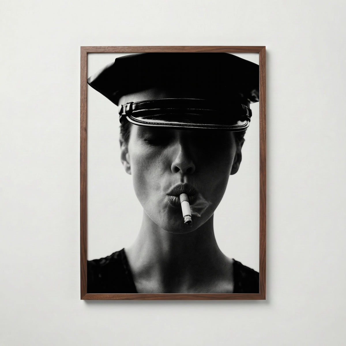Noir Smoke Poster – valnötsram
