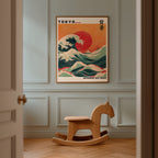 Japanese Sea Wave poster i modern rumsmiljö – konsttryck från Bozetto i hög kvalitet